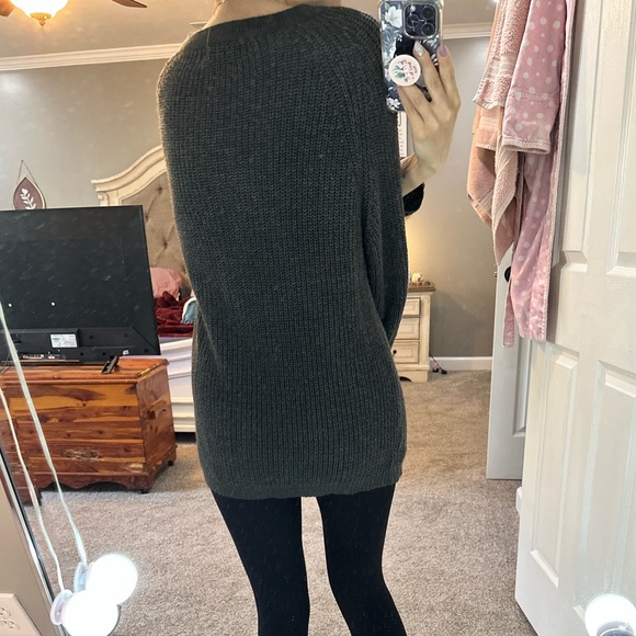 Oversized Sweater - Picture 3 of 7